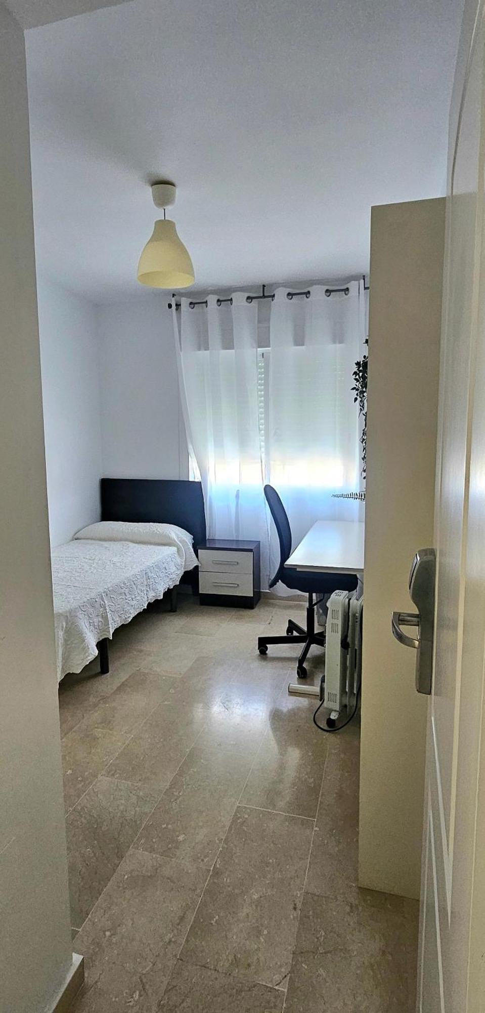 Hostel Residencia Alfil Малага Екстериор снимка