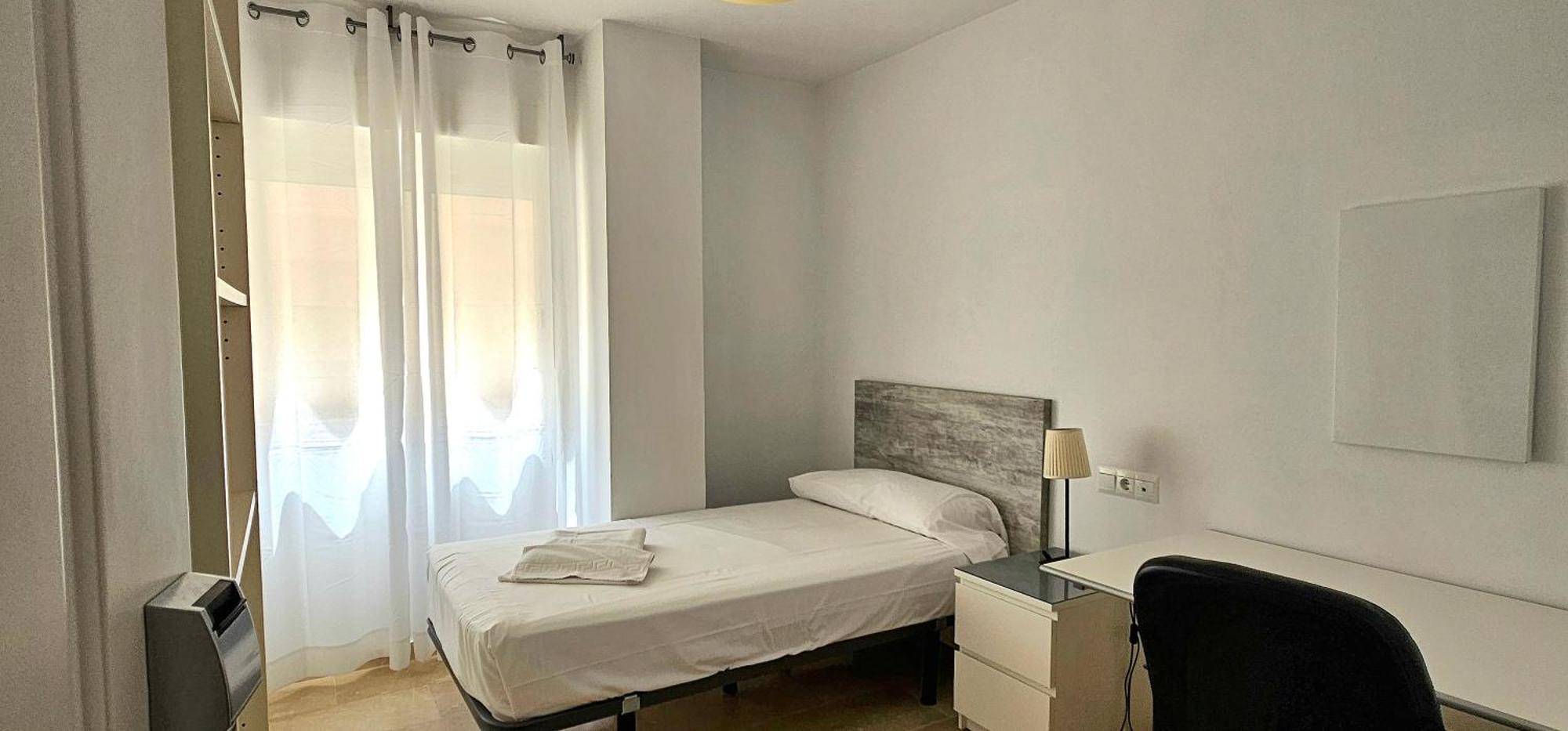 Hostel Residencia Alfil Малага Екстериор снимка