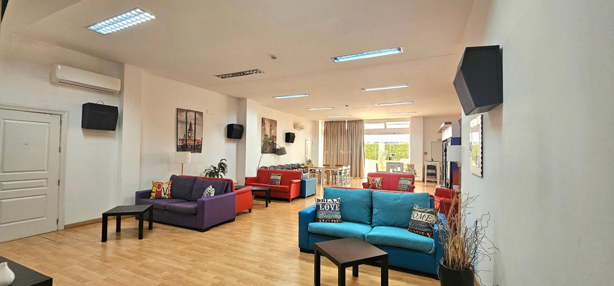 Hostel Residencia Alfil Малага Екстериор снимка
