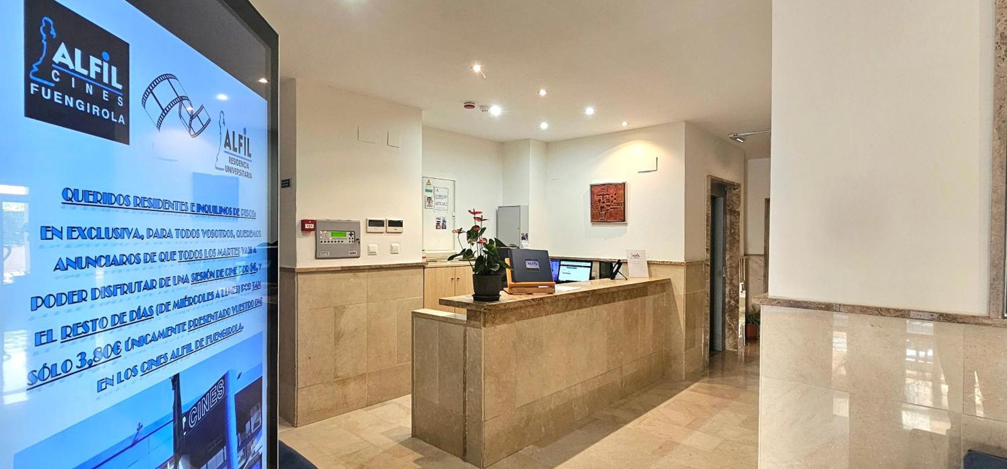 Hostel Residencia Alfil Малага Екстериор снимка