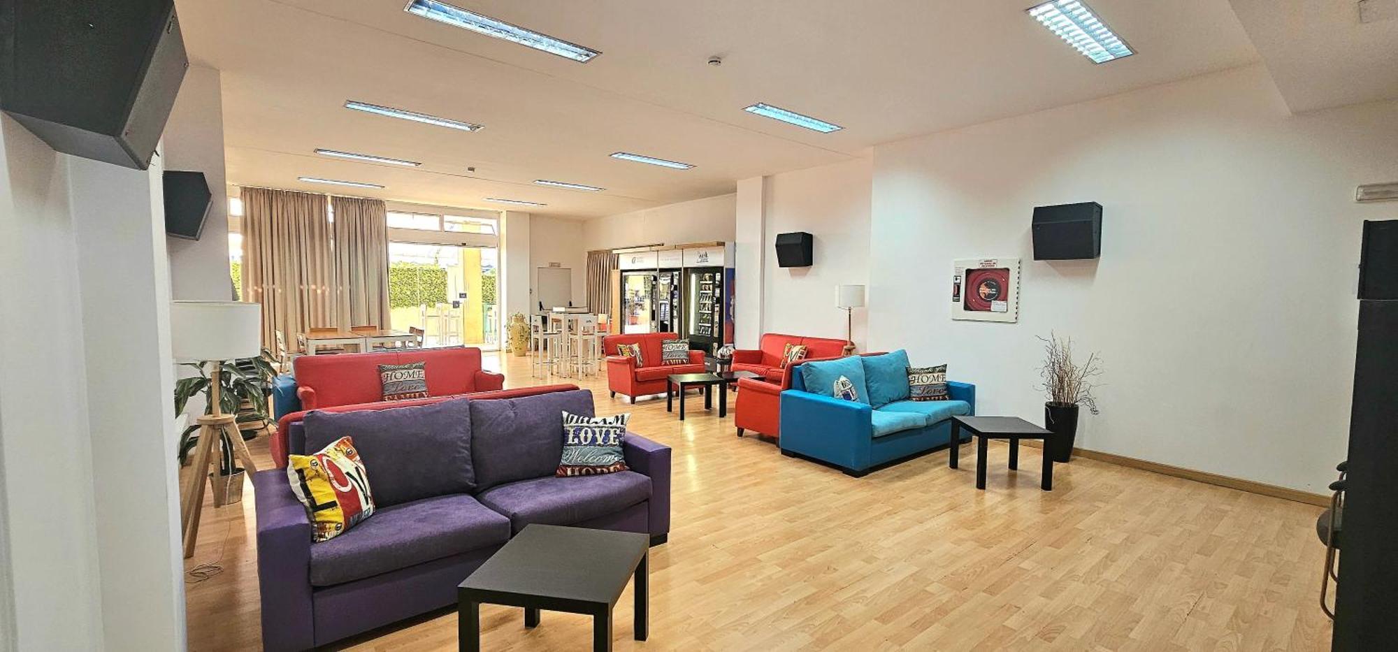 Hostel Residencia Alfil Малага Екстериор снимка