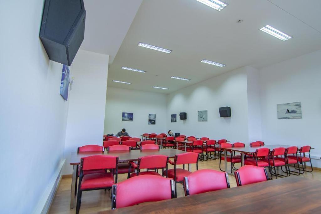 Hostel Residencia Alfil Малага Екстериор снимка