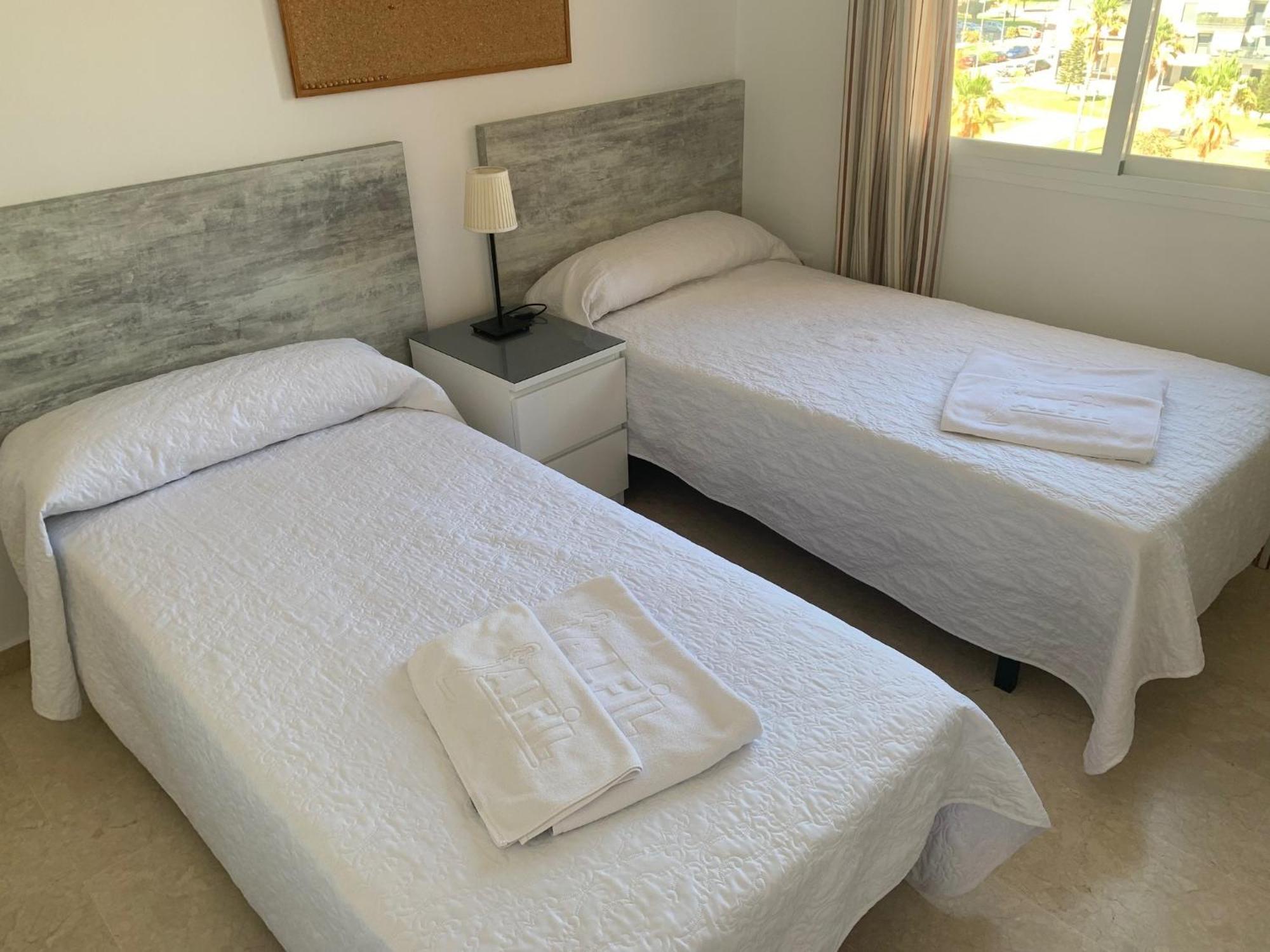 Hostel Residencia Alfil Малага Екстериор снимка