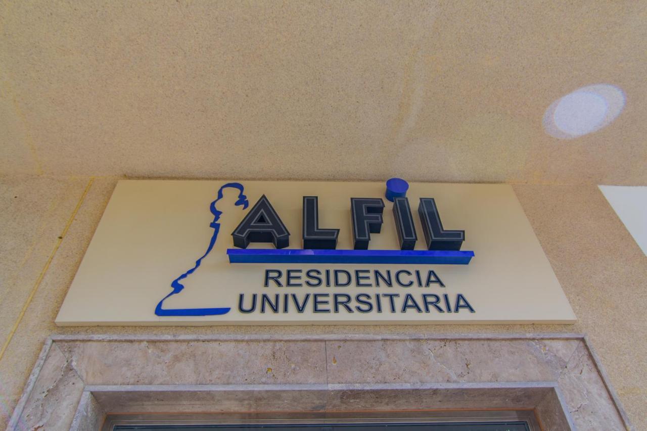 Hostel Residencia Alfil Малага Екстериор снимка